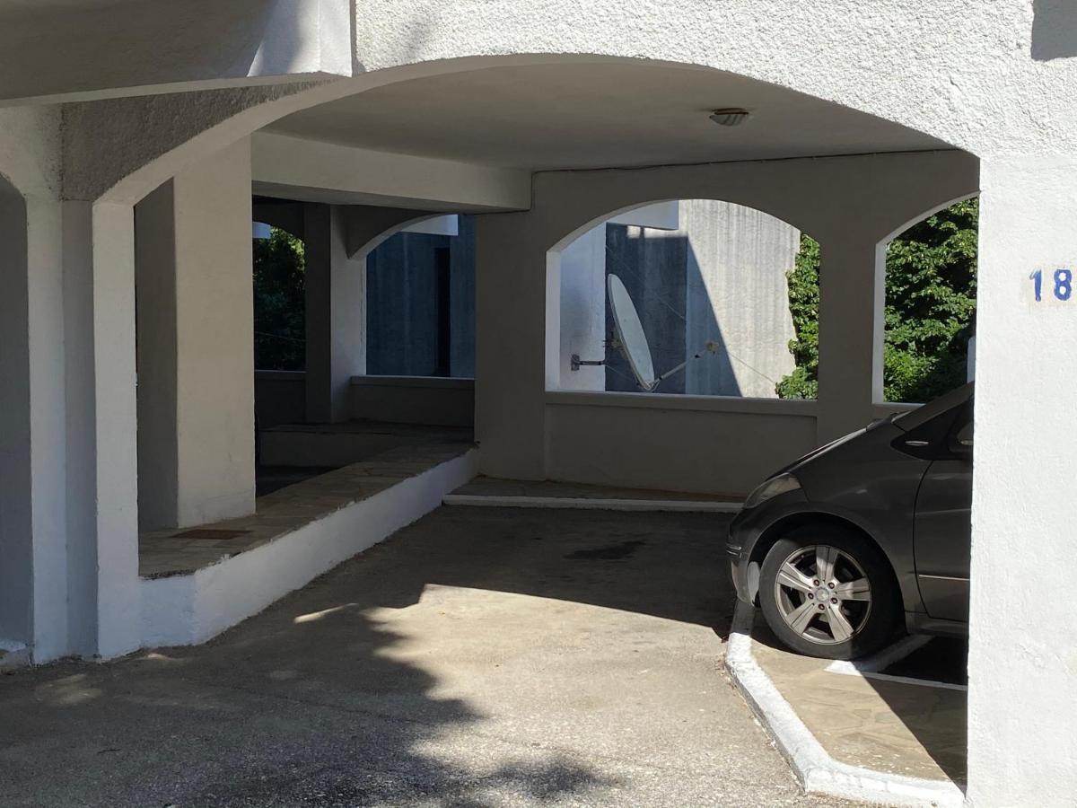 Irini Seaside Apartment PalaiónTsiflíkion Esterno foto